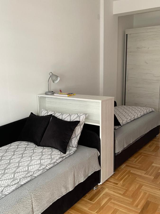 City Apartmani Ni Buitenkant foto