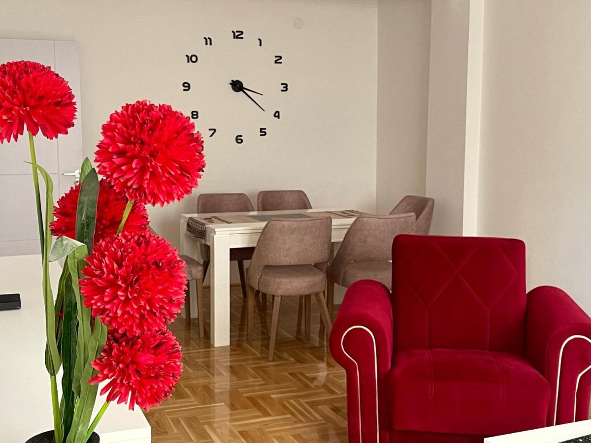 City Apartmani Ni Buitenkant foto