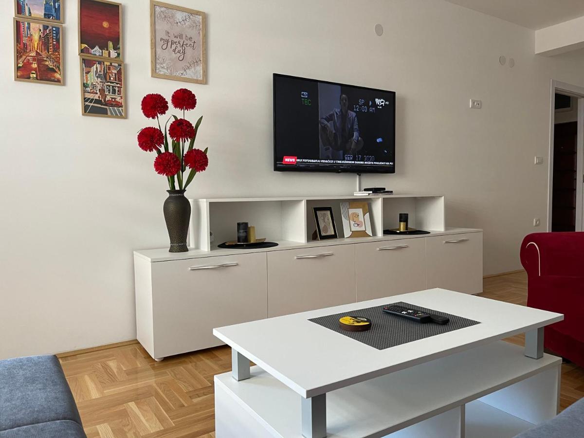 City Apartmani Ni Buitenkant foto