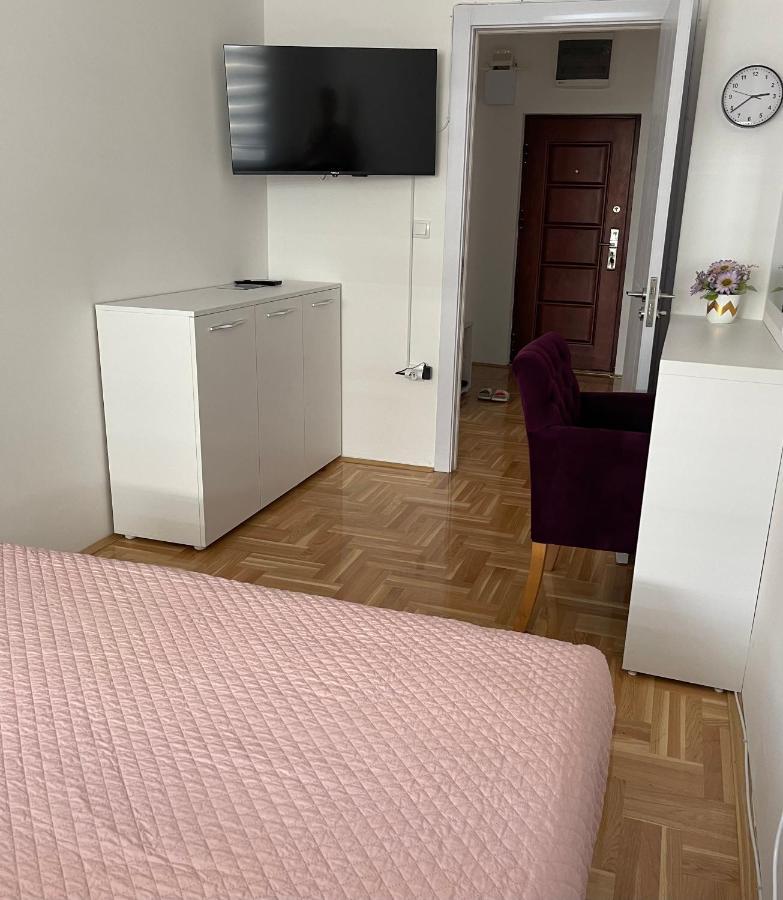 City Apartmani Ni Buitenkant foto