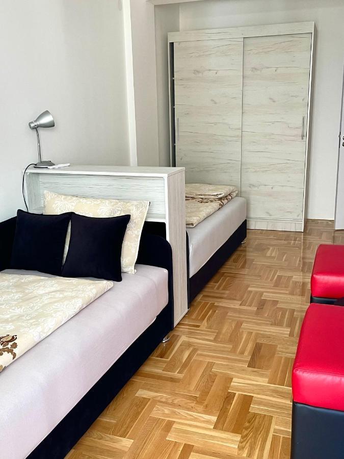 City Apartmani Ni Buitenkant foto