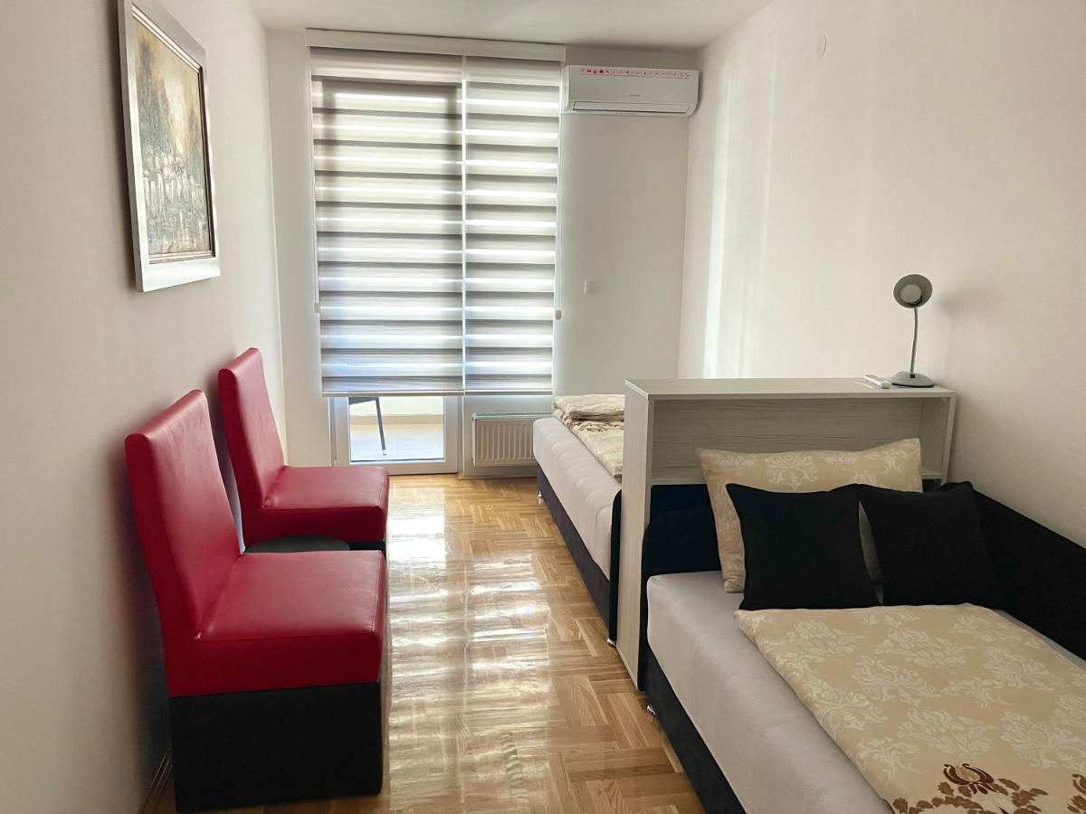 City Apartmani Ni Buitenkant foto